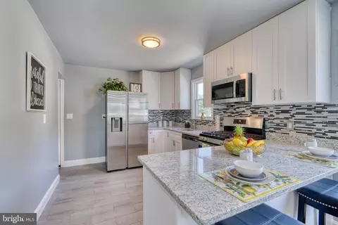 Kitchen - 4906 Grindon Ave, Baltimore, MD 21214 photo 3 of 4