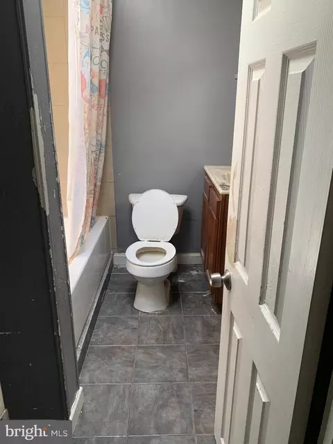 Bath - 3434 Edmondson Ave, Baltimore, MD 21229 photo 1 of 1