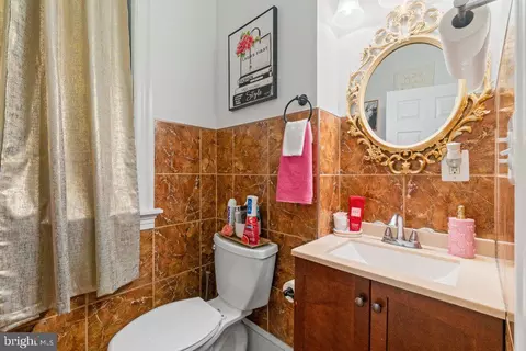 Bath - 30 E 25th St, Baltimore, MD 21218 photo 1 of 4