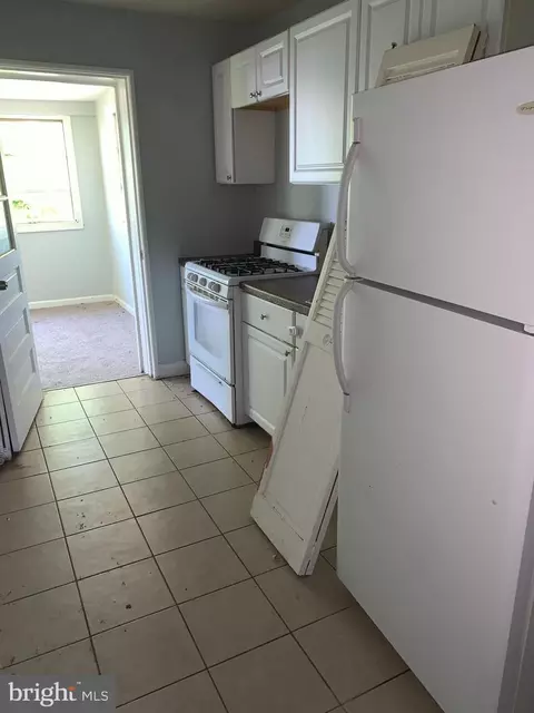 Kitchen - 133 Denison St, Baltimore, MD 21229 photo 2 of 2
