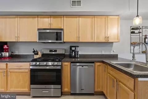 Kitchen - 1930 Light St, Baltimore, MD 21230 photo 4 of 5