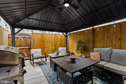 1930 Light St, Baltimore, MD 21230