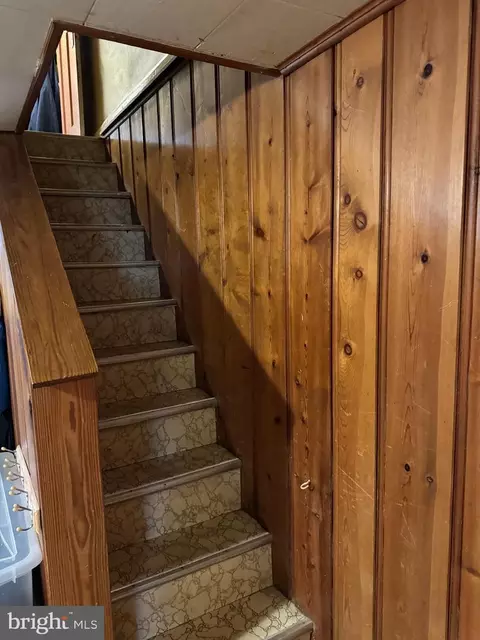 Entry Way - 3217 Ramona Ave, Baltimore, MD 21213 photo 4 of 11