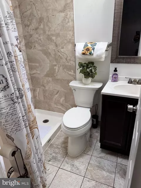 Bath - 3217 Ramona Ave, Baltimore, MD 21213 photo 3 of 5