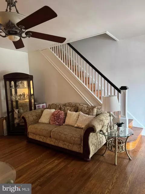 Entry Way - 3217 Ramona Ave, Baltimore, MD 21213 photo 7 of 11