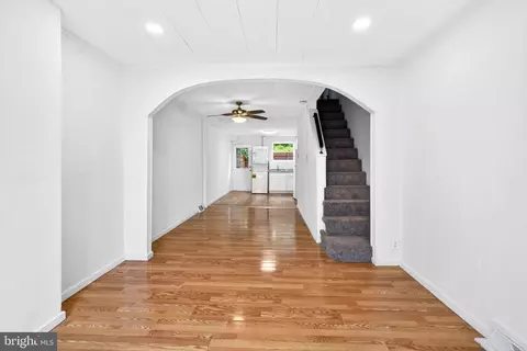 Entry Way - 407 Lynn Ave, Baltimore, MD 21223 photo 1 of 5