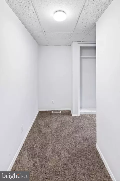 Entry Way - 407 Lynn Ave, Baltimore, MD 21223 photo 4 of 5