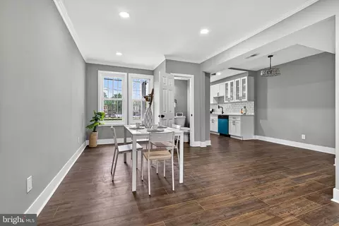 Entry Way - 3015 Spaulding Ave, Baltimore, MD 21215 photo 4 of 7