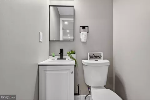 Bath - 3015 Spaulding Ave, Baltimore, MD 21215 photo 1 of 7