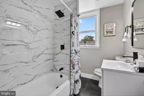 Bath - 3015 Spaulding Ave, Baltimore, MD 21215 photo 4 of 7