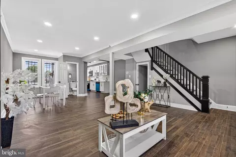 Entry Way - 3015 Spaulding Ave, Baltimore, MD 21215 photo 3 of 7