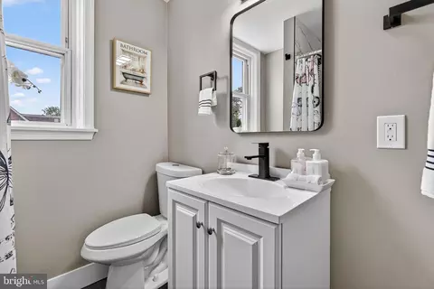 Bath - 3015 Spaulding Ave, Baltimore, MD 21215 photo 5 of 7