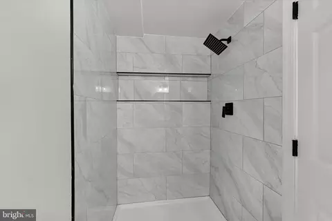Bath - 5422 Bucknell Rd, Baltimore, MD 21206 photo 4 of 4