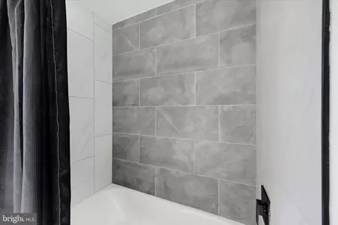 Bath - 5422 Bucknell Rd, Baltimore, MD 21206 photo 2 of 4