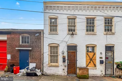 863 Reinhart St, Baltimore, MD 21230