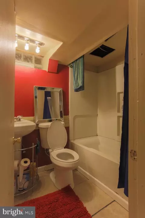 Bath - 2707 Talbot Rd, Baltimore, MD 21216 photo 2 of 3