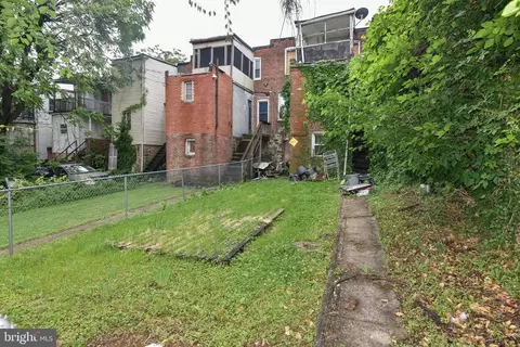 Exterior - 2470 Keyworth Ave, Baltimore, MD 21215 photo 3 of 4