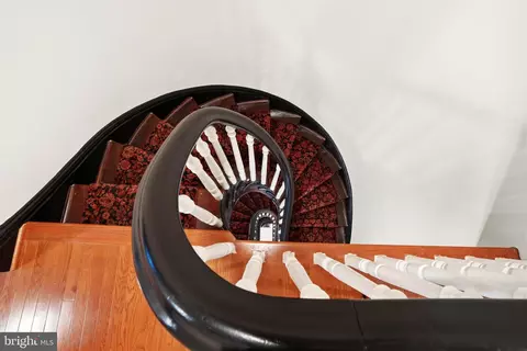Entry Way - 17 W Chase St, Baltimore, MD 21201 photo 2 of 3