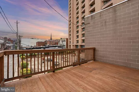 Exterior - 17 W Chase St, Baltimore, MD 21201 photo 4 of 7