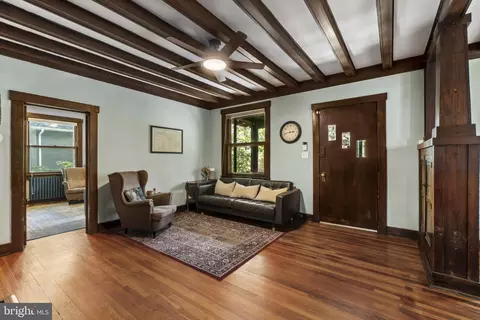 Entry Way - 2900 Rueckert Ave, Baltimore, MD 21214 photo 1 of 4