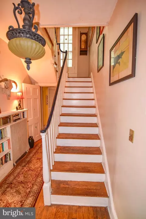 Entry Way - 24 Merrymount Rd, Baltimore, MD 21210 photo 4 of 9
