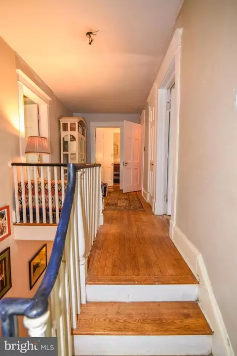 Entry Way - 24 Merrymount Rd, Baltimore, MD 21210 photo 5 of 9