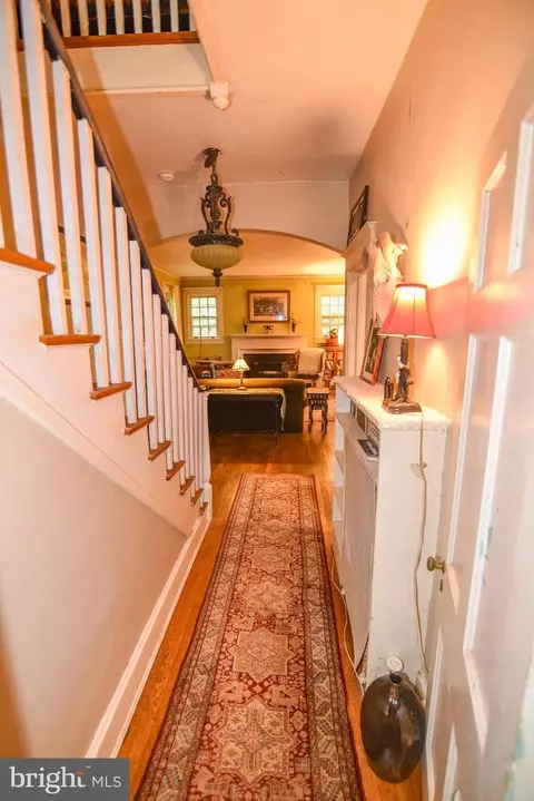 Entry Way - 24 Merrymount Rd, Baltimore, MD 21210 photo 3 of 9