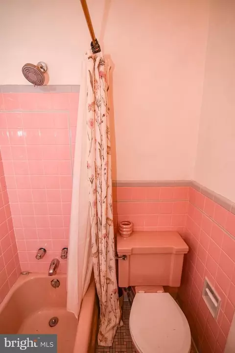 Bath - 24 Merrymount Rd, Baltimore, MD 21210 photo 3 of 6