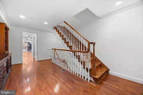 Entry Way - 1933 Fleet St, Baltimore, MD 21231 photo 9 of 23