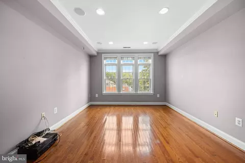 Living - 1933 Fleet St, Baltimore, MD 21231 photo 1 of 2