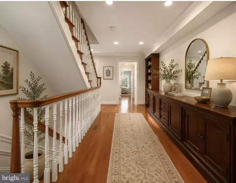 Entry Way - 1933 Fleet St, Baltimore, MD 21231 photo 3 of 23