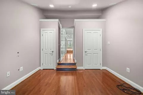 Entry Way - 1933 Fleet St, Baltimore, MD 21231 photo 21 of 23