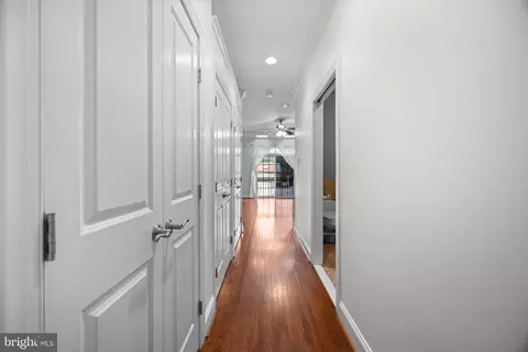 Entry Way - 1933 Fleet St, Baltimore, MD 21231 photo 13 of 23
