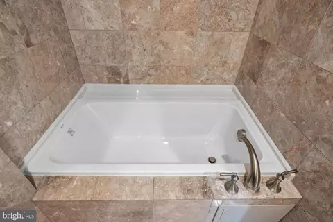 Bath - 1933 Fleet St, Baltimore, MD 21231 photo 2 of 5