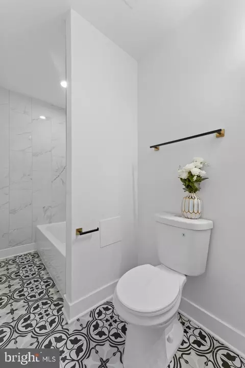 Bath - 1812 N Regester St, Baltimore, MD 21213 photo 4 of 5