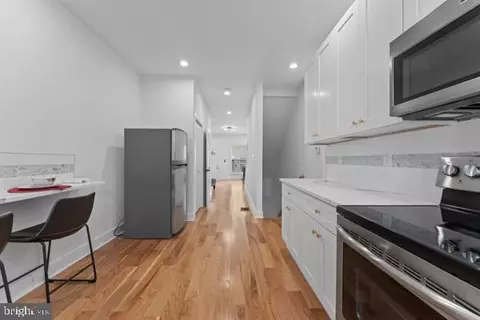Entry Way - 1812 N Regester St, Baltimore, MD 21213 photo 9 of 12