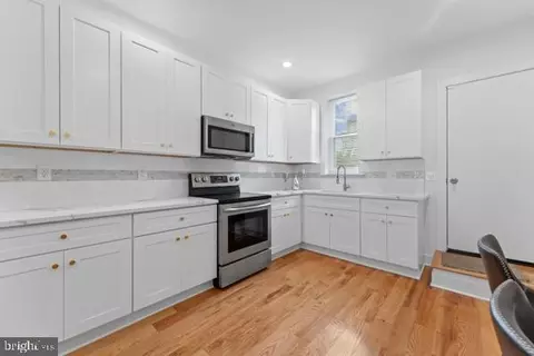 Entry Way - 1812 N Regester St, Baltimore, MD 21213 photo 7 of 12