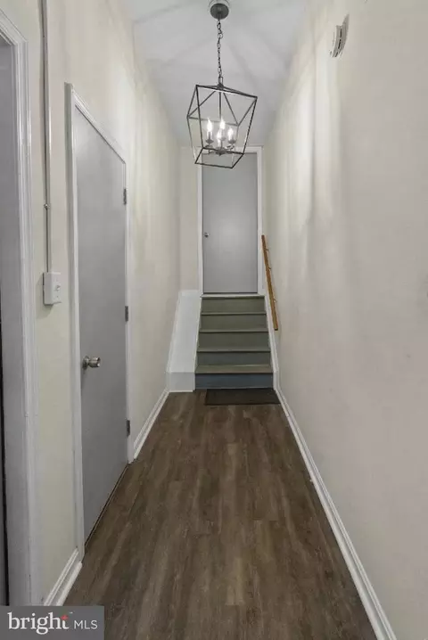Entry Way - 2024 E Baltimore St E, Baltimore, MD 21231 photo 4 of 5