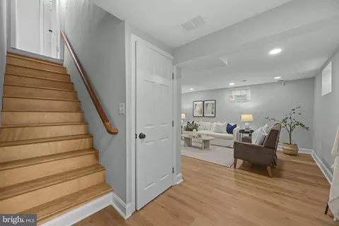 Entry Way - 5306 Brabant Rd, Baltimore, MD 21229 photo 5 of 5