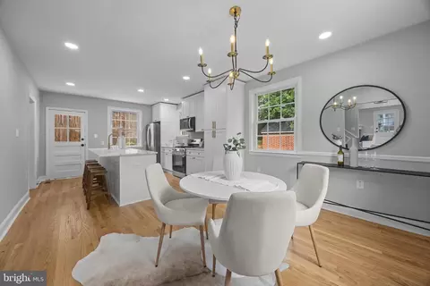 Dining - 5306 Brabant Rd, Baltimore, MD 21229 photo 2 of 2