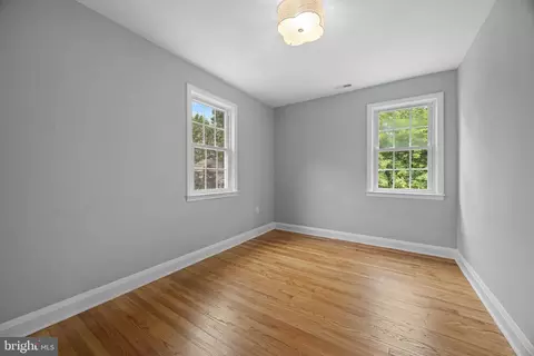Bedroom - 5306 Brabant Rd, Baltimore, MD 21229 photo 4 of 4