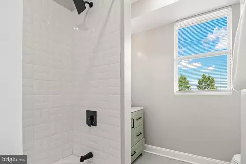 Bath - 5503 Stuart Ave, Baltimore, MD 21215 photo 7 of 8