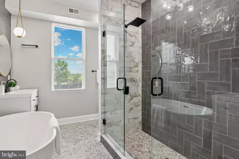 Bath - 5503 Stuart Ave, Baltimore, MD 21215 photo 2 of 8