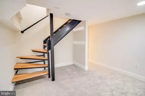 Entry Way - 934 Binney St, Baltimore, MD 21224 photo 3 of 3