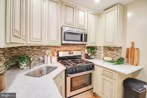 Kitchen - 934 Binney St, Baltimore, MD 21224 photo 1 of 4