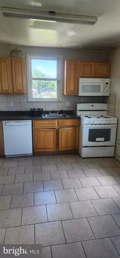 6632 Hartwait St, Baltimore, MD 21224 photo 3