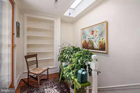 Entry Way - 1141 Riverside Ave, Baltimore, MD 21230 photo 6 of 7