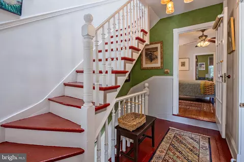 Entry Way - 1141 Riverside Ave, Baltimore, MD 21230 photo 5 of 7