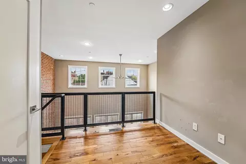 Entry Way - 703 S Durham St, Baltimore, MD 21231 photo 4 of 6