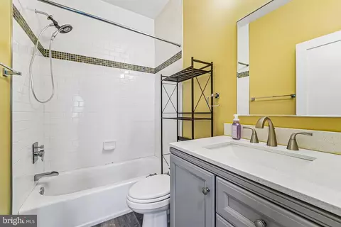 Bath - 703 S Durham St, Baltimore, MD 21231 photo 2 of 2